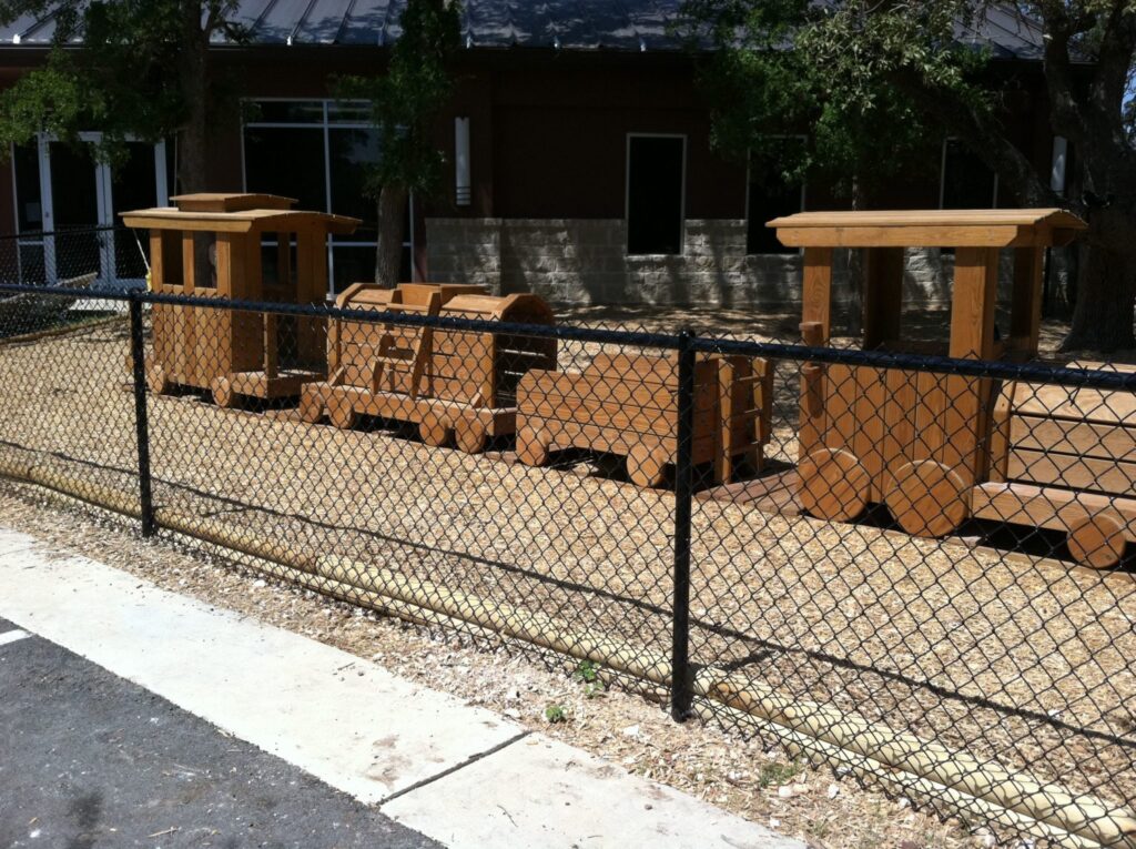 4 foot tall black vinyl chain link fencing