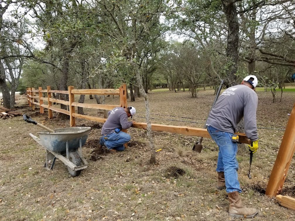 Cedar Split Rail Fence Pictures - Cedar Fencing Austin TX ...