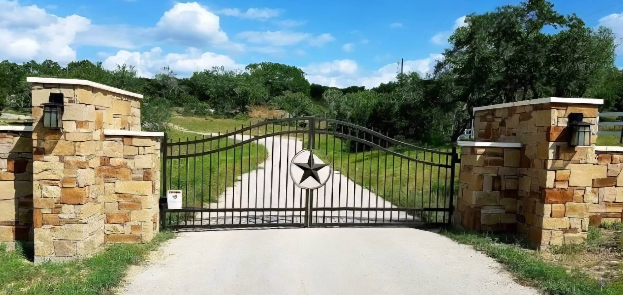 Custom Fence Gates in Austin • Sierra Fence